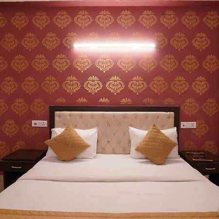 Hotel Tourist Palace Nuova Delhi Esterno foto