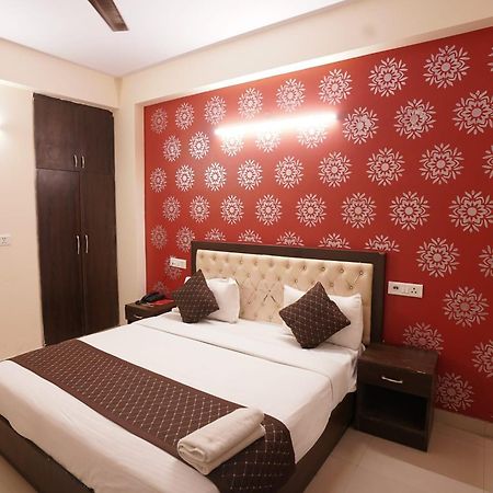Hotel Tourist Palace Nuova Delhi Esterno foto