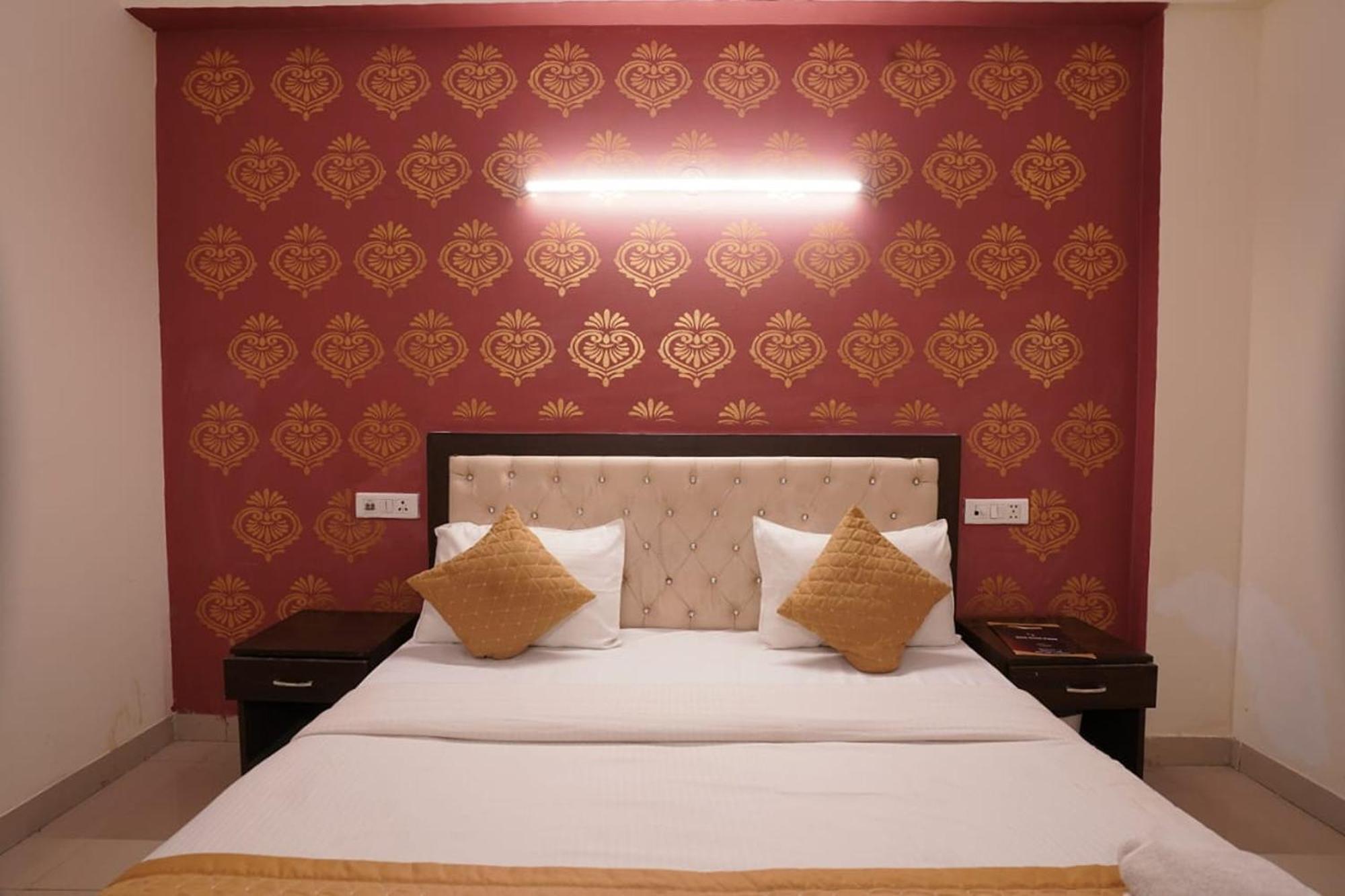 Hotel Tourist Palace Nuova Delhi Esterno foto