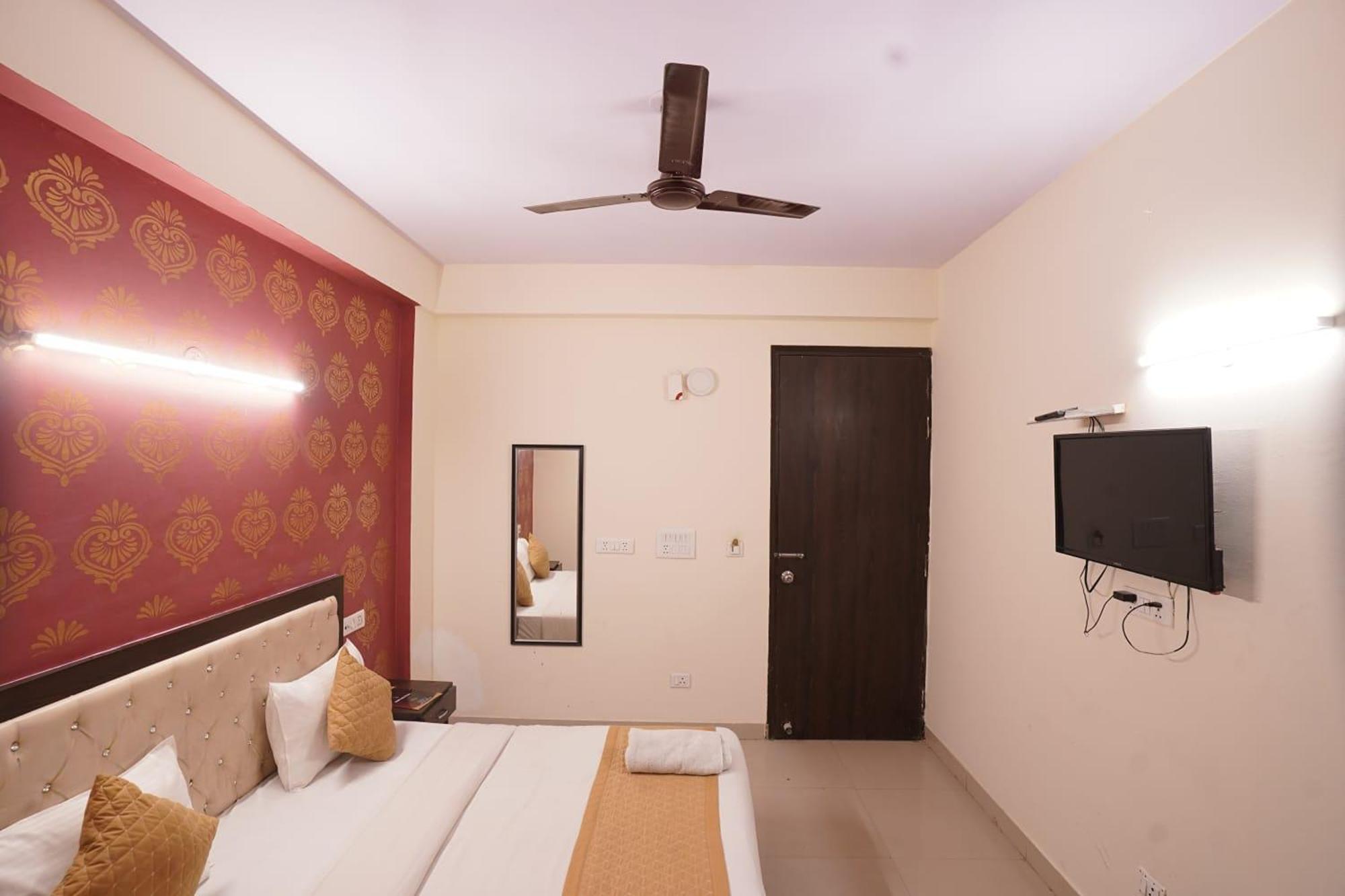 Hotel Tourist Palace Nuova Delhi Esterno foto