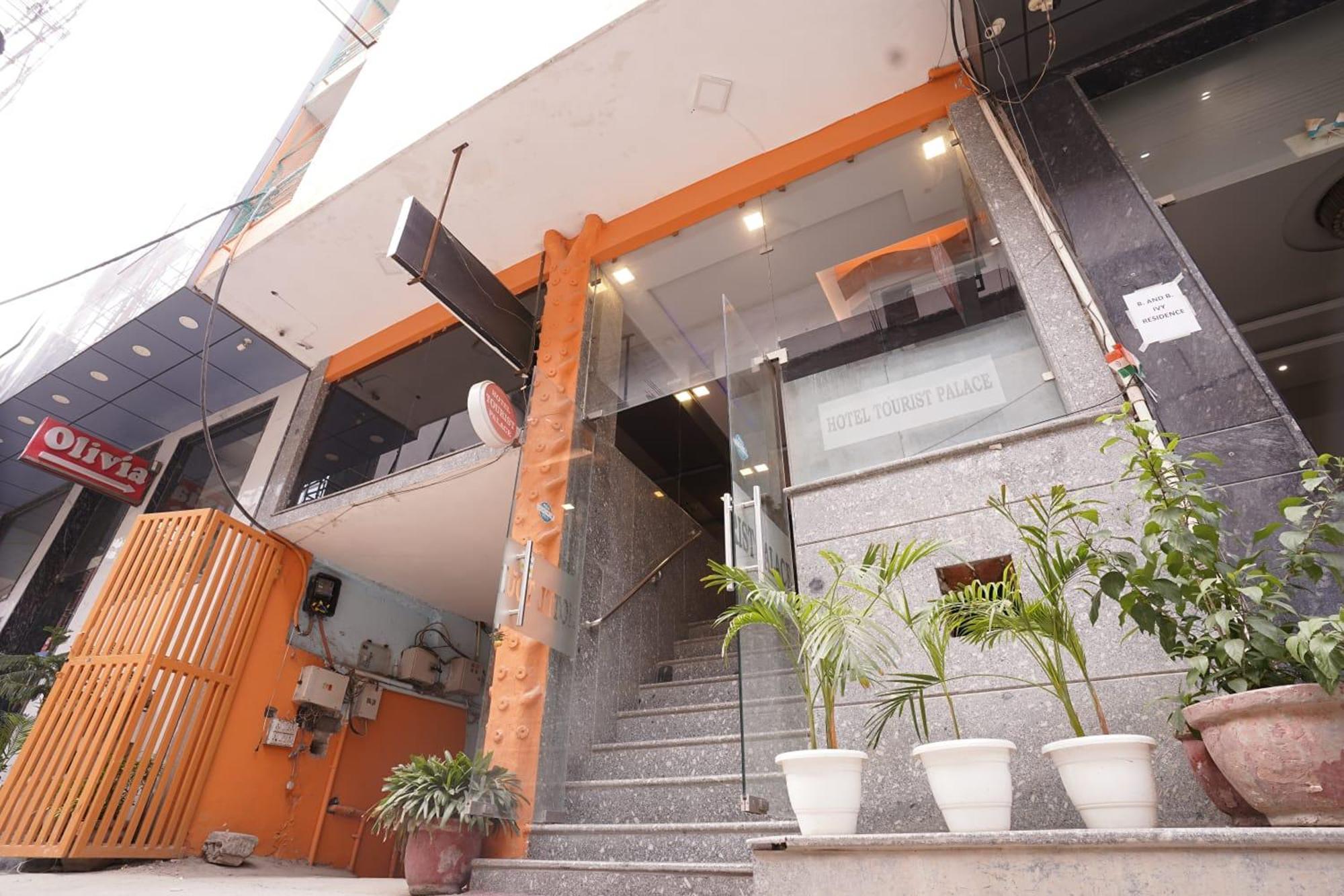 Hotel Tourist Palace Nuova Delhi Esterno foto