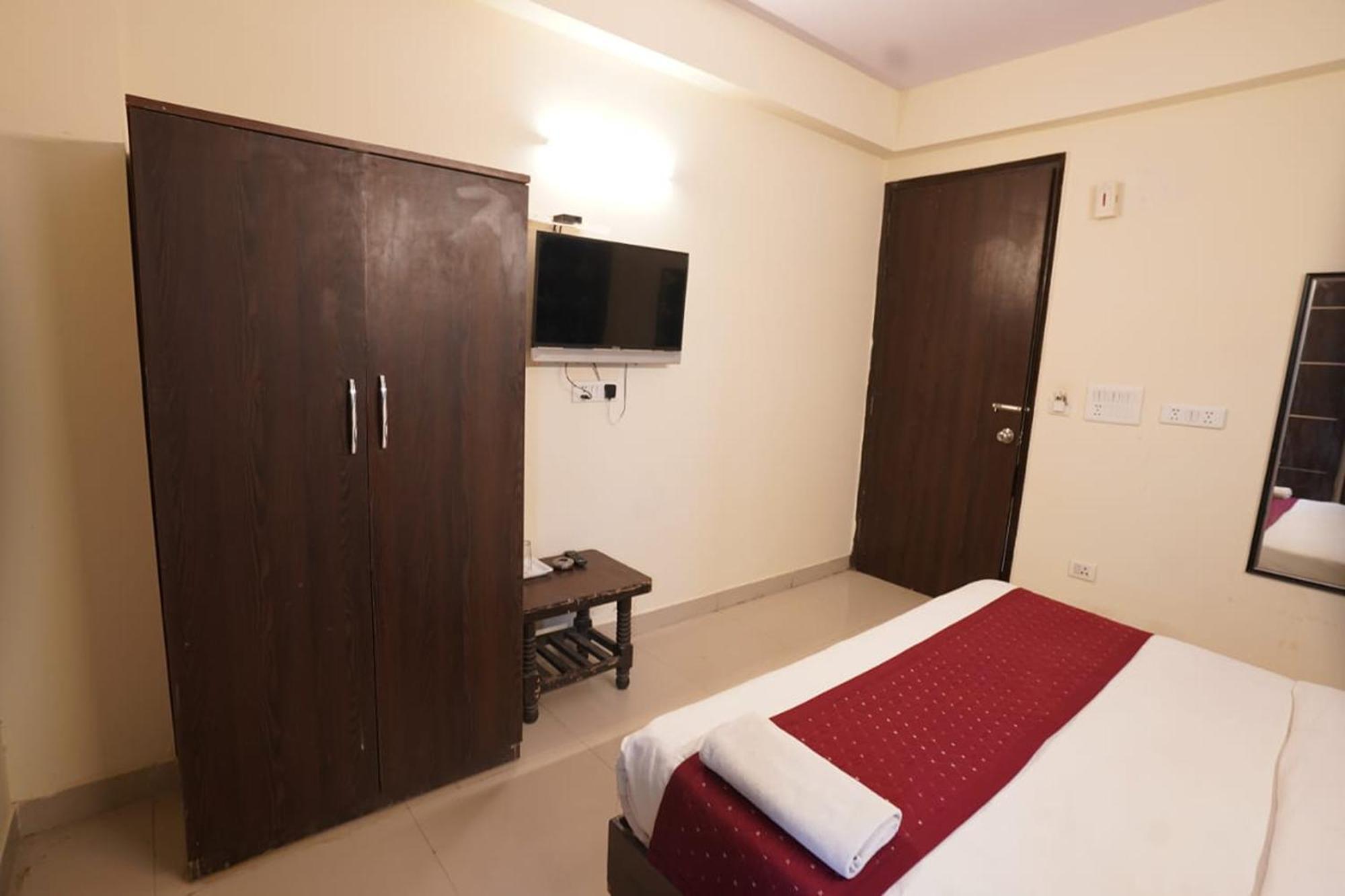 Hotel Tourist Palace Nuova Delhi Esterno foto
