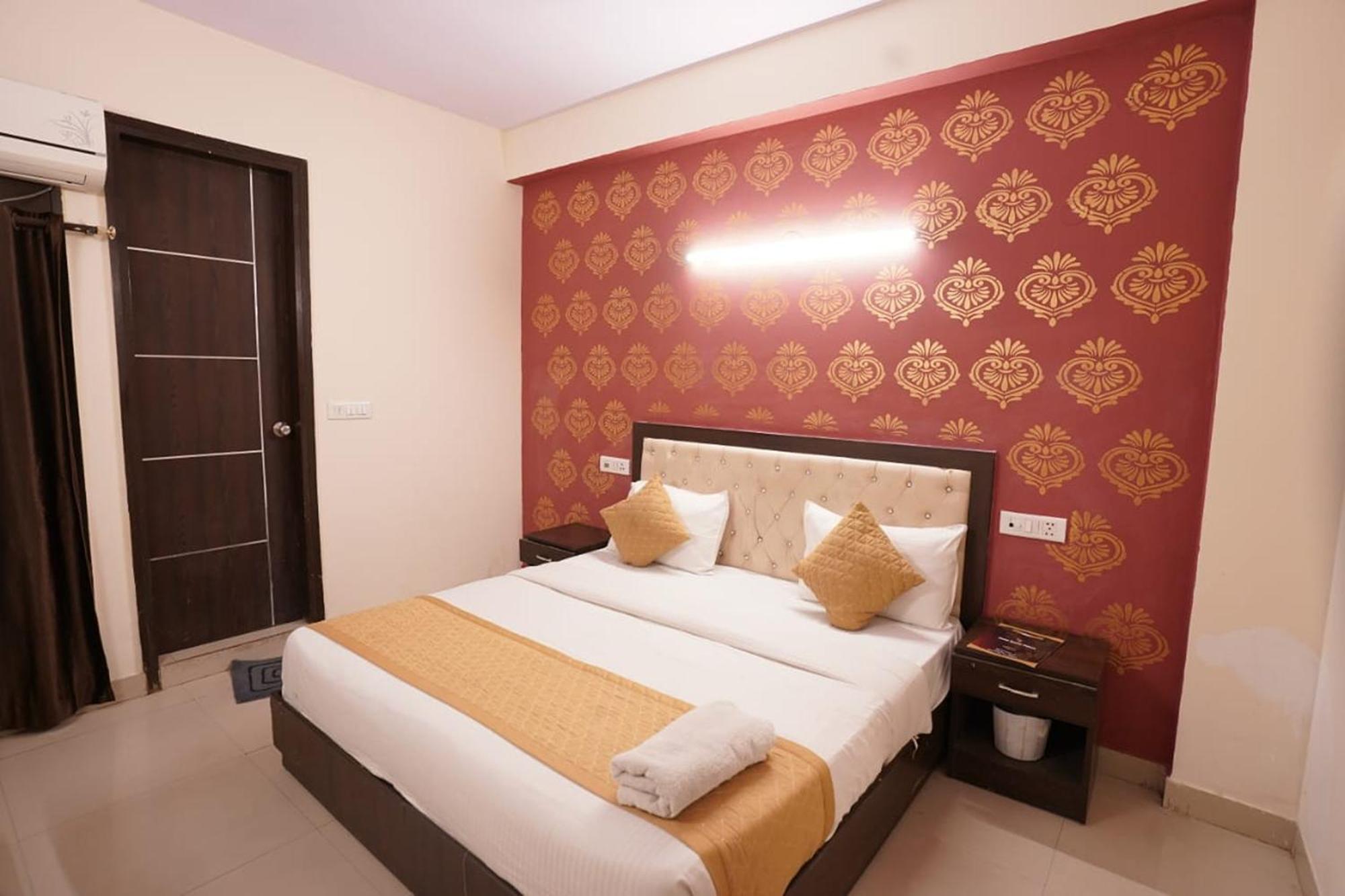Hotel Tourist Palace Nuova Delhi Esterno foto