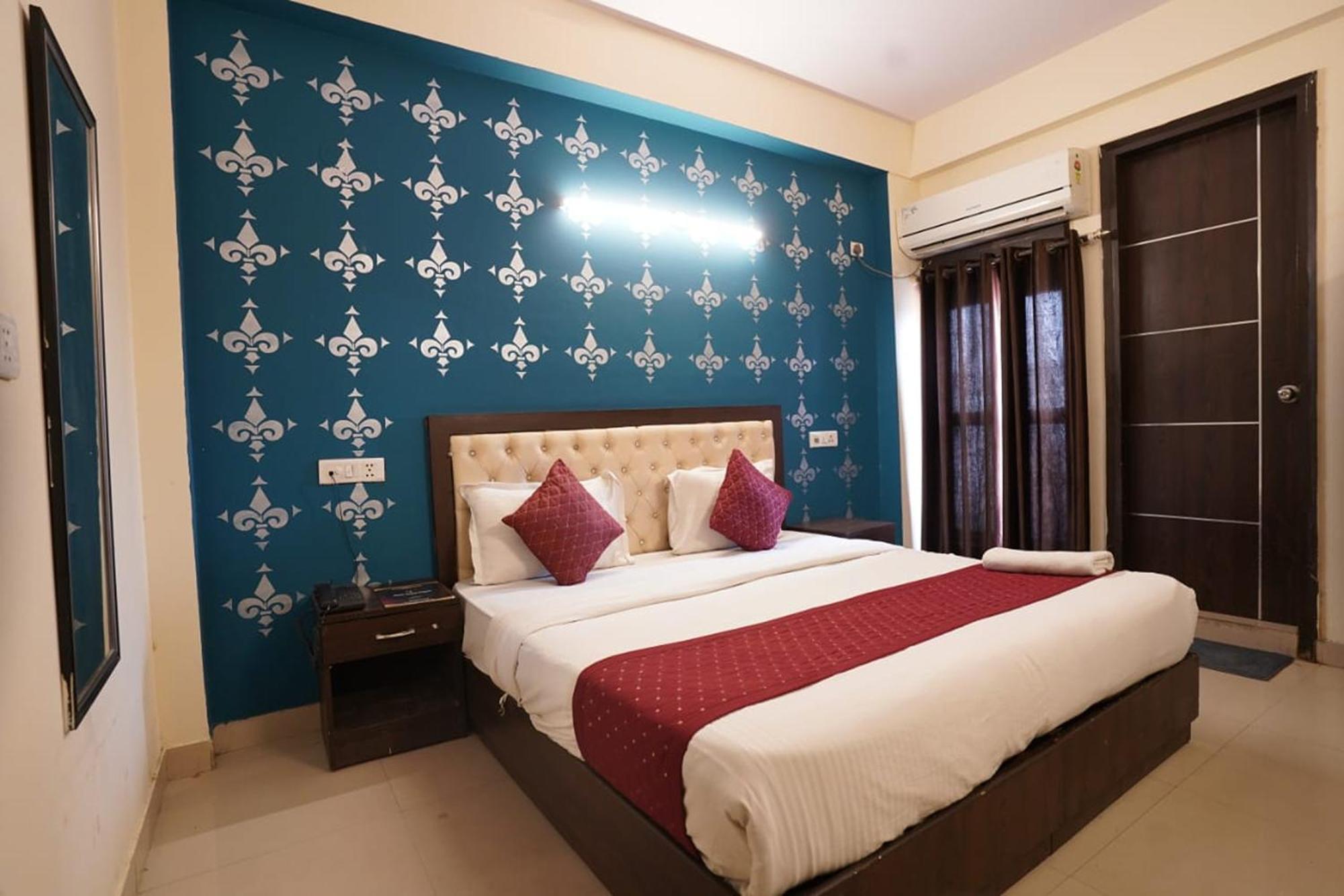 Hotel Tourist Palace Nuova Delhi Esterno foto