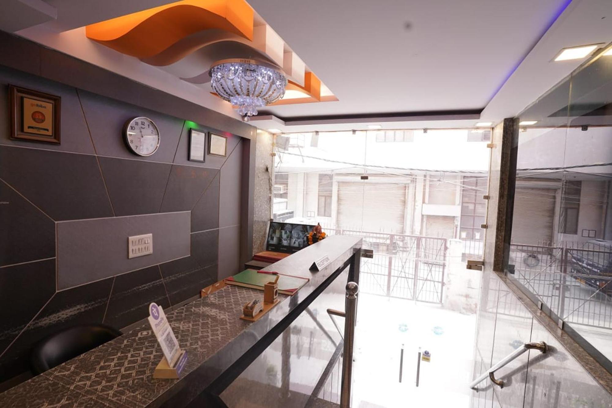 Hotel Tourist Palace Nuova Delhi Esterno foto